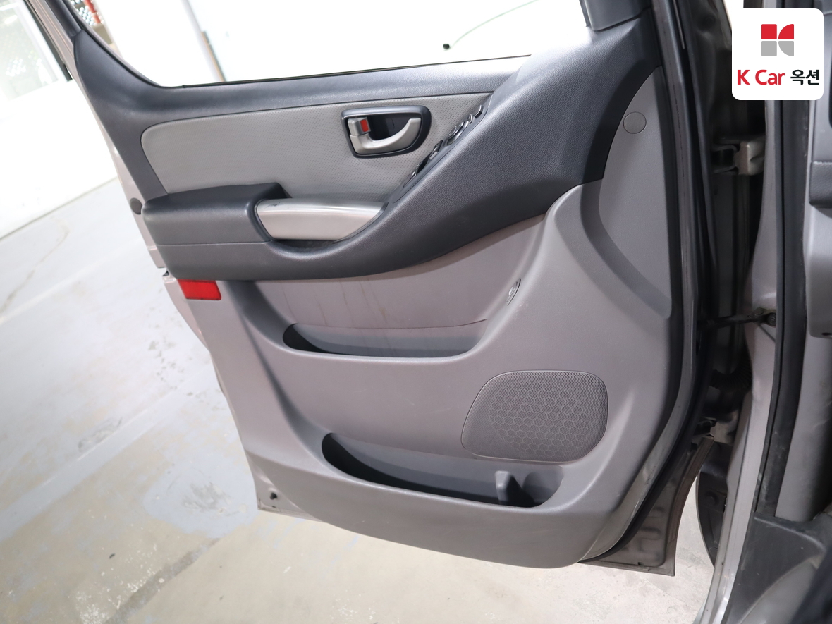 هيونداي جراند ستاريكس 2013 - صورة 8