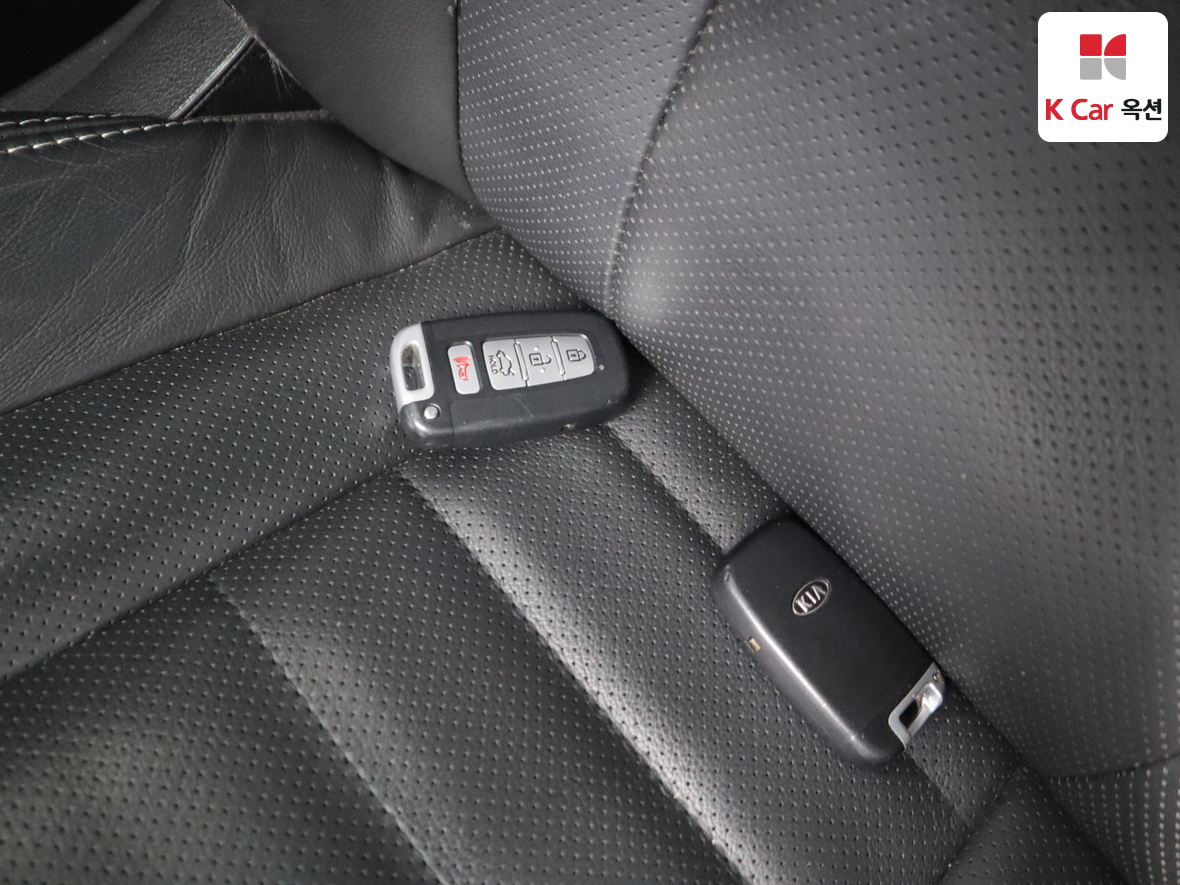 Kia K5 2012 - Image 18