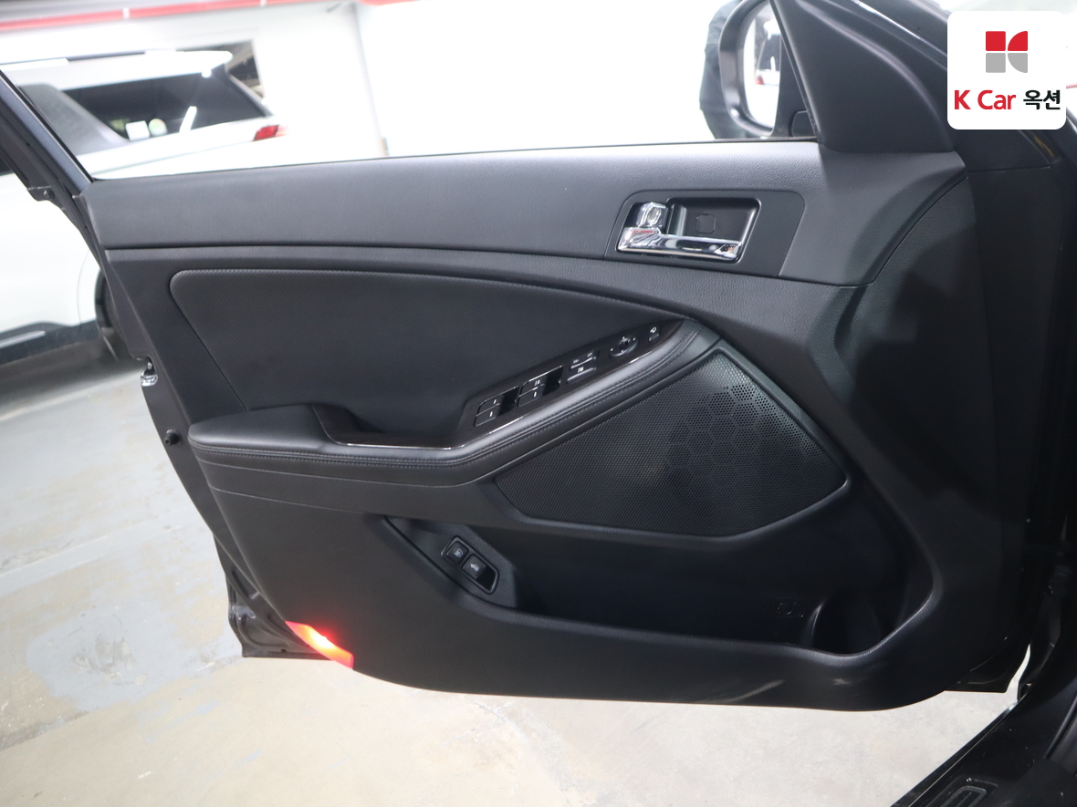 Kia K5 2012 - Image 8