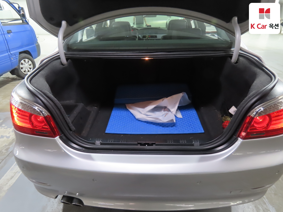BMW 5 Series - 26