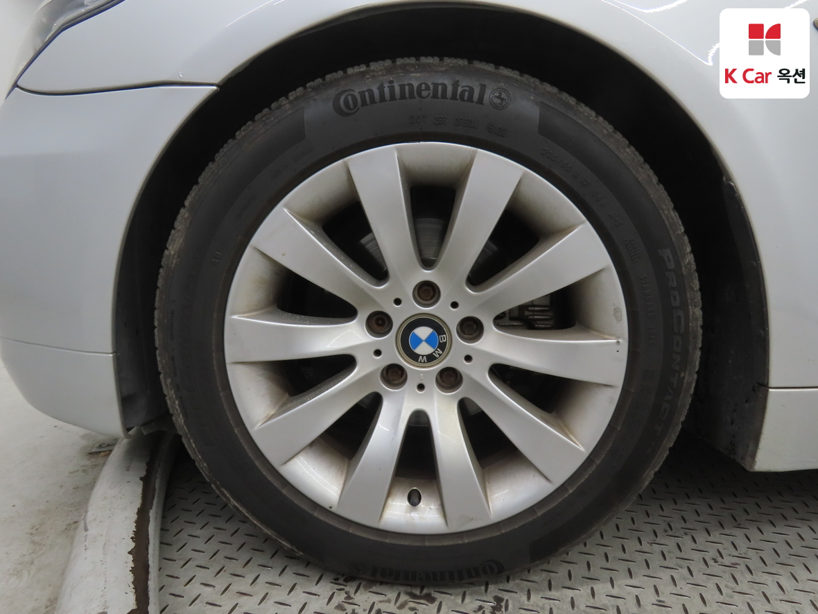 BMW 5 Series - 44