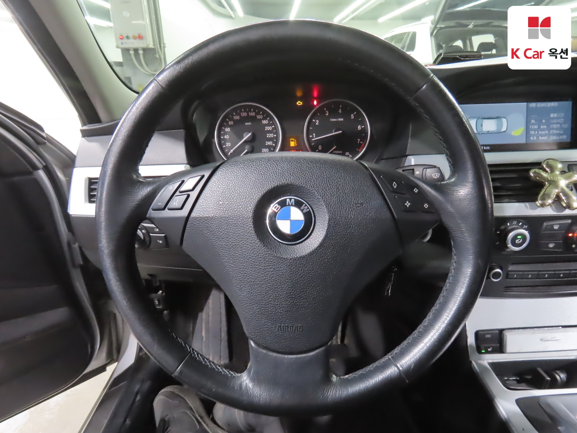 BMW 5 Series - 10