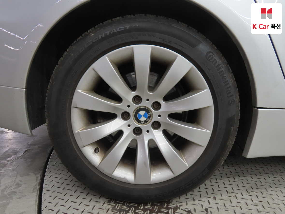 BMW 5 Series - 42