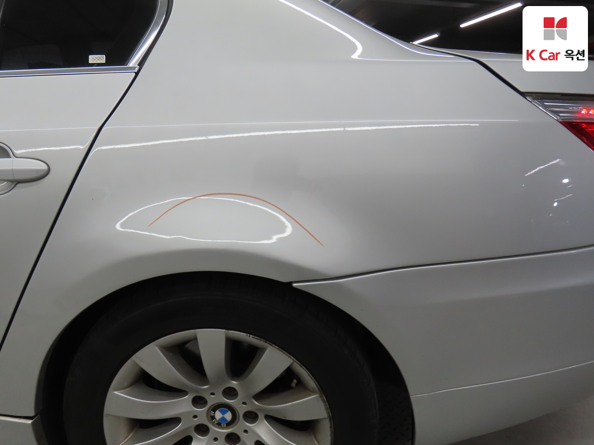 BMW 5 Series - 38