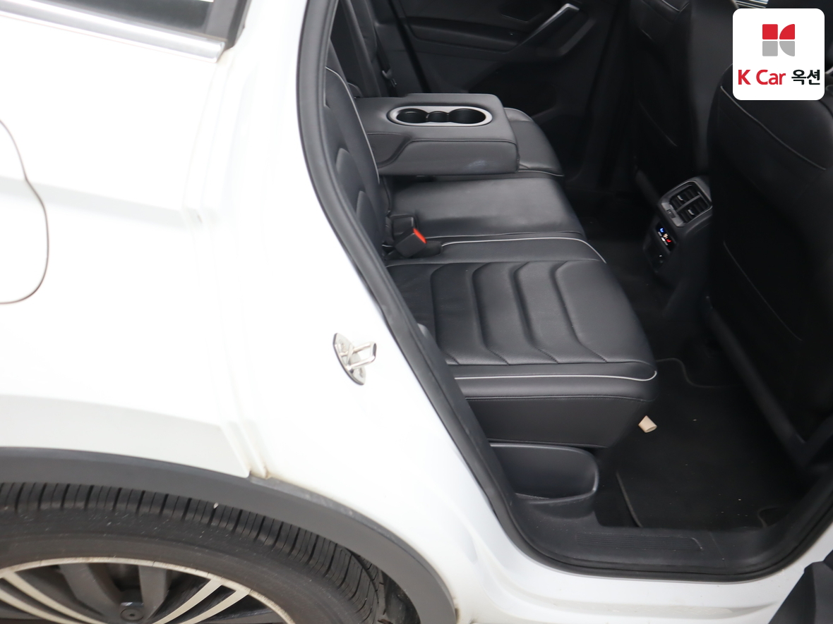 Volkswagen Tiguan - 28