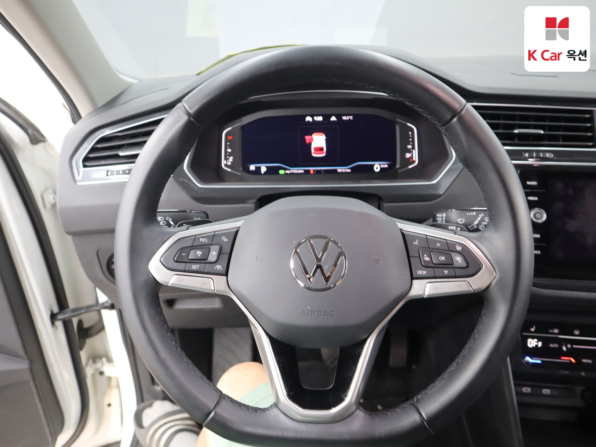 Volkswagen Tiguan - 10