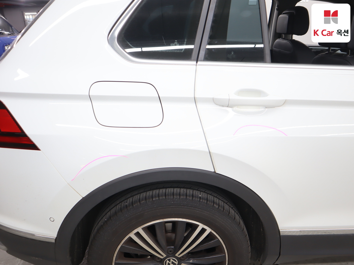 Volkswagen Tiguan - 38
