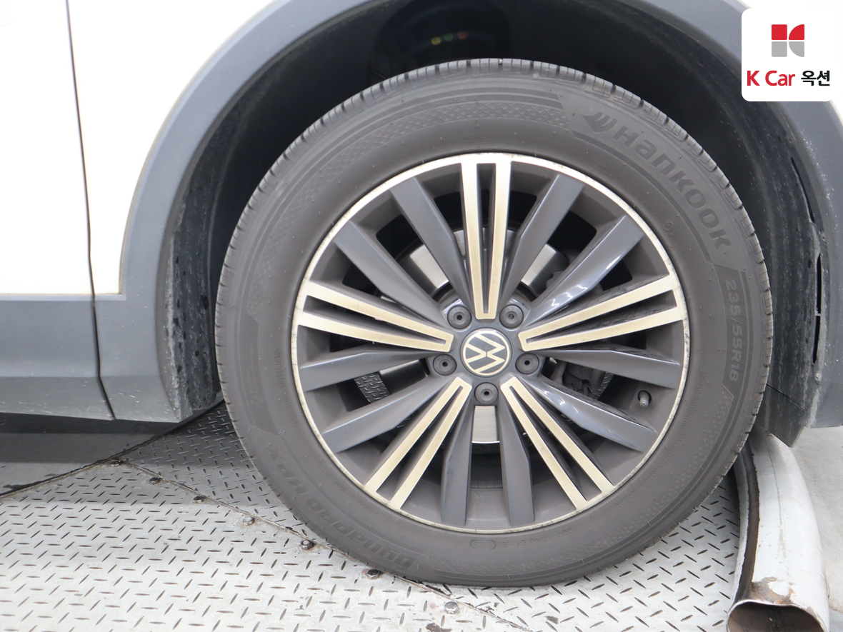 Volkswagen Tiguan - 40