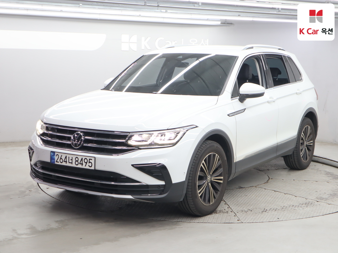 Volkswagen Tiguan - 1