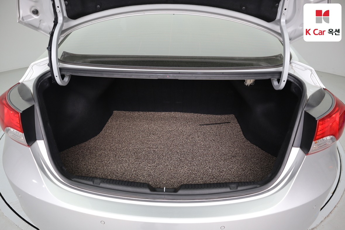 هيونداي إلانترا 2014 - صورة 23