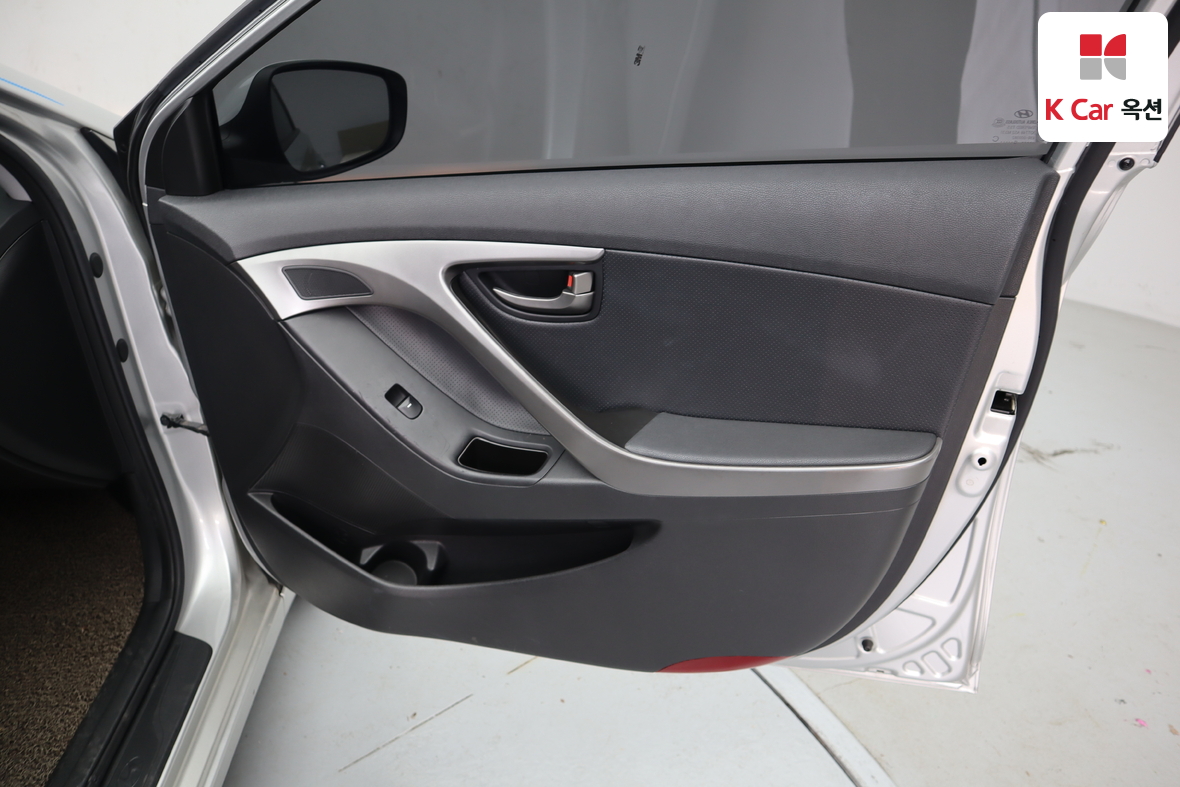 هيونداي إلانترا 2014 - صورة 26