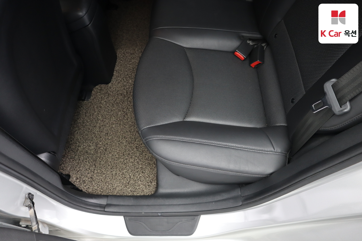 هيونداي إلانترا 2014 - صورة 21