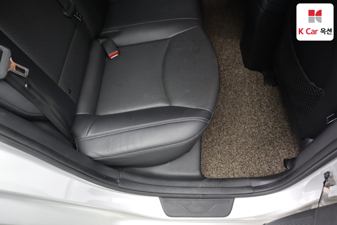 هيونداي إلانترا 2014 - صورة 25