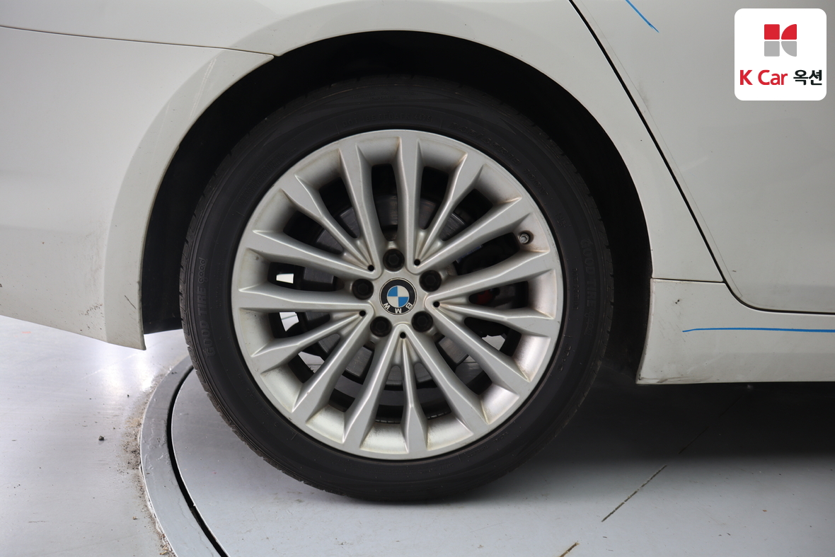 BMW 5 Series - 50