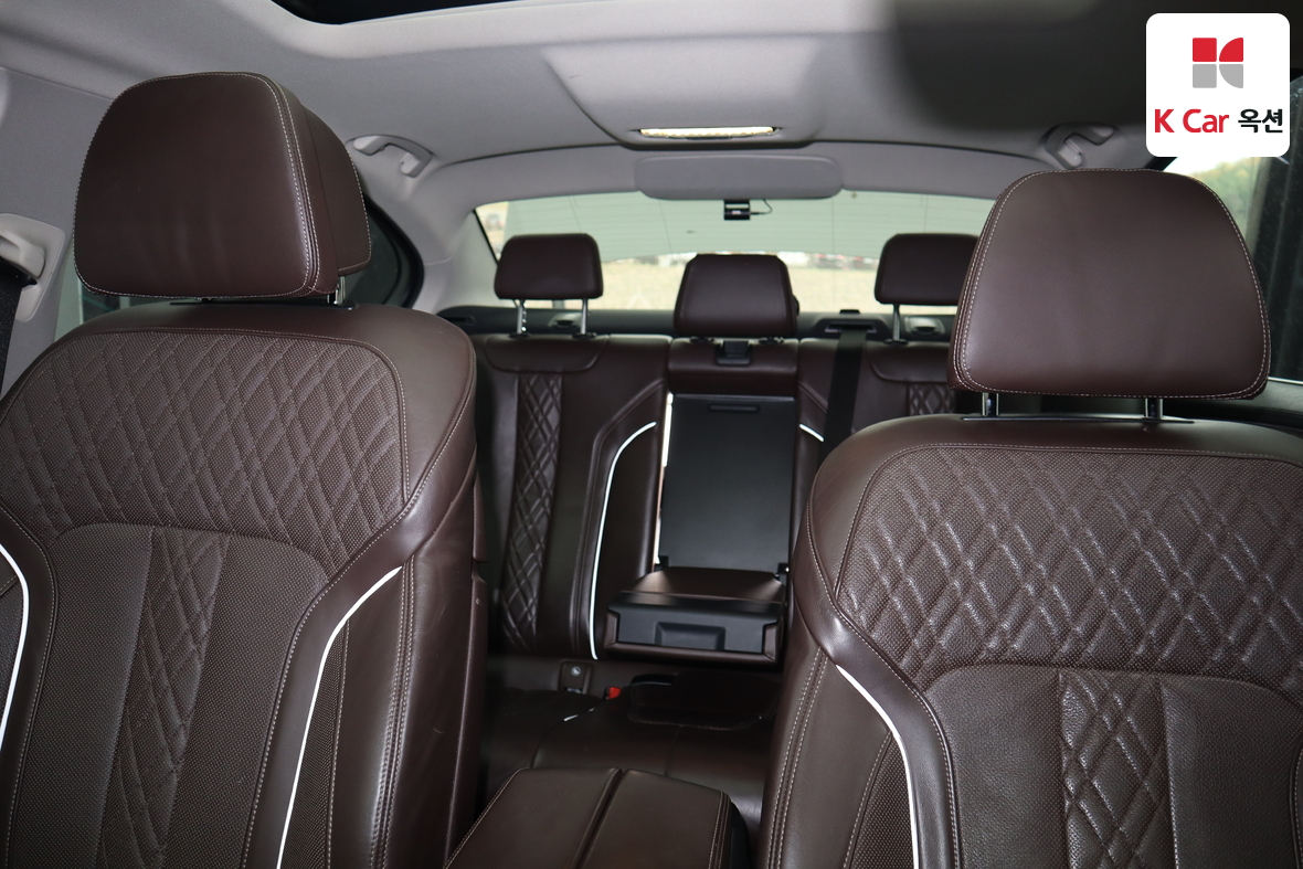 BMW 5 Series - 21