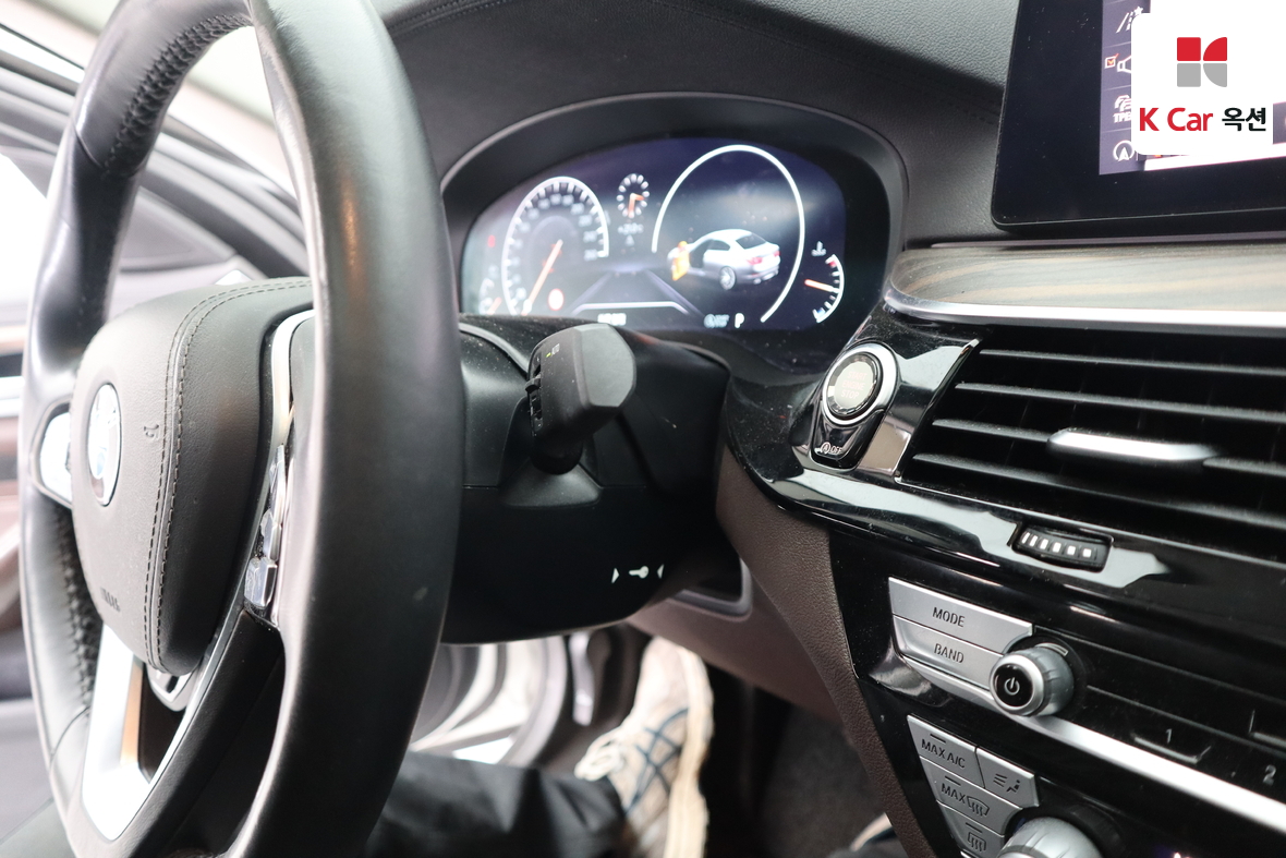 BMW 5 Series - 11