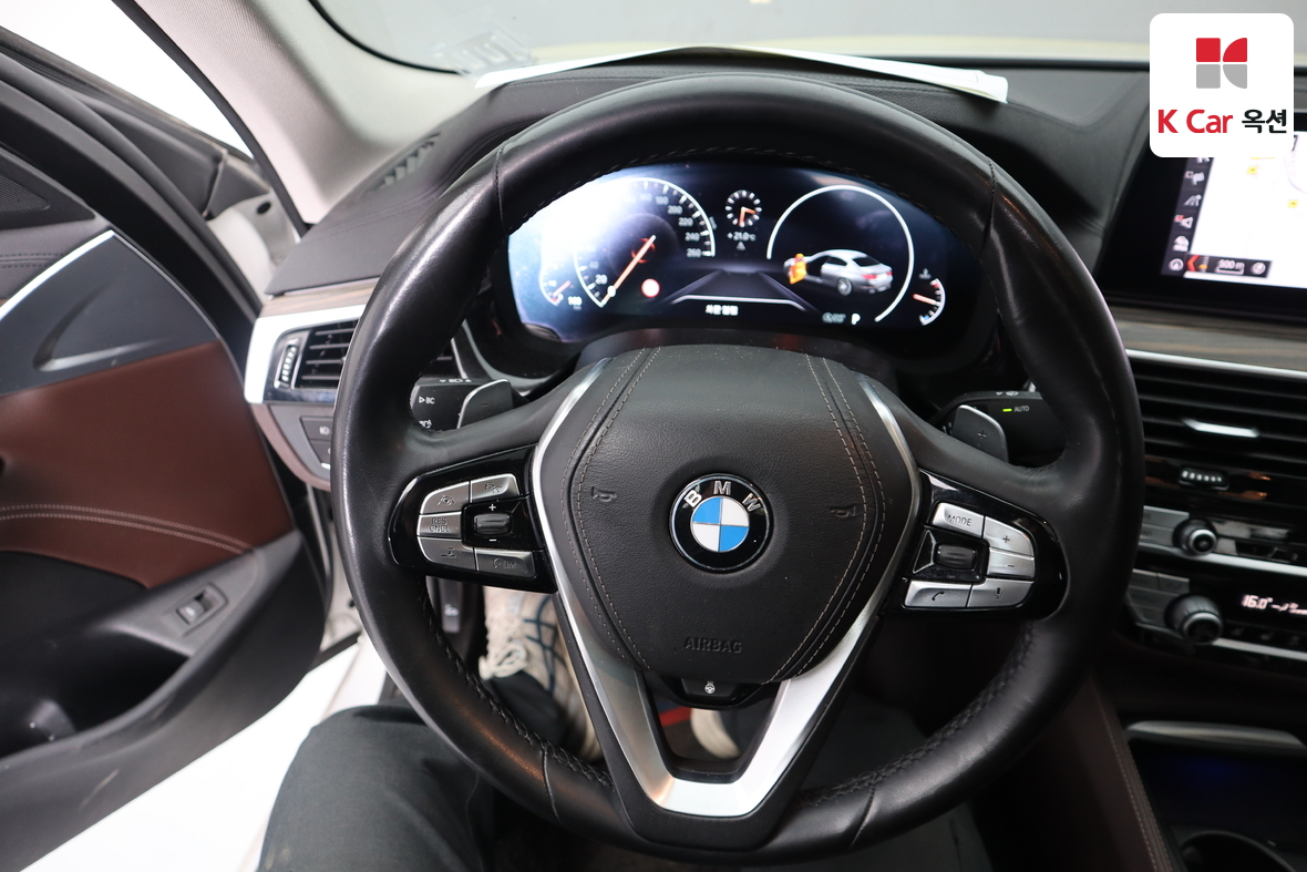 BMW 5 Series - 10