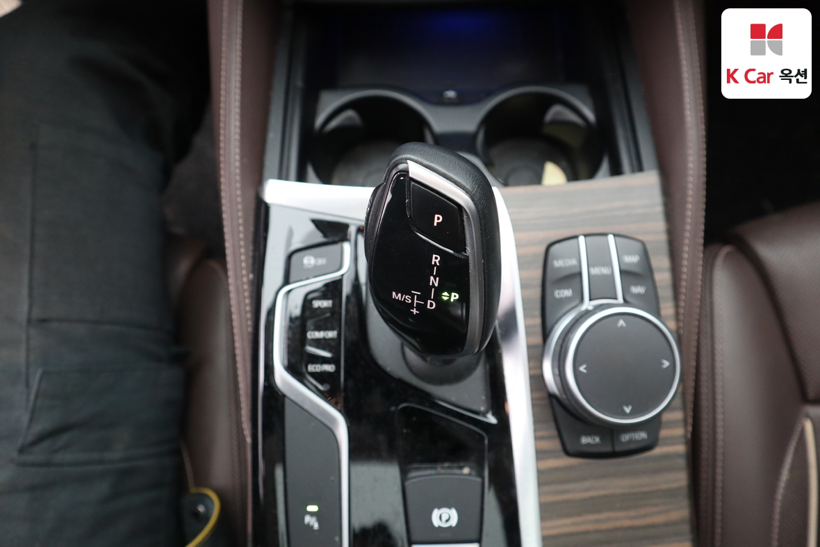 BMW 5 Series - 16
