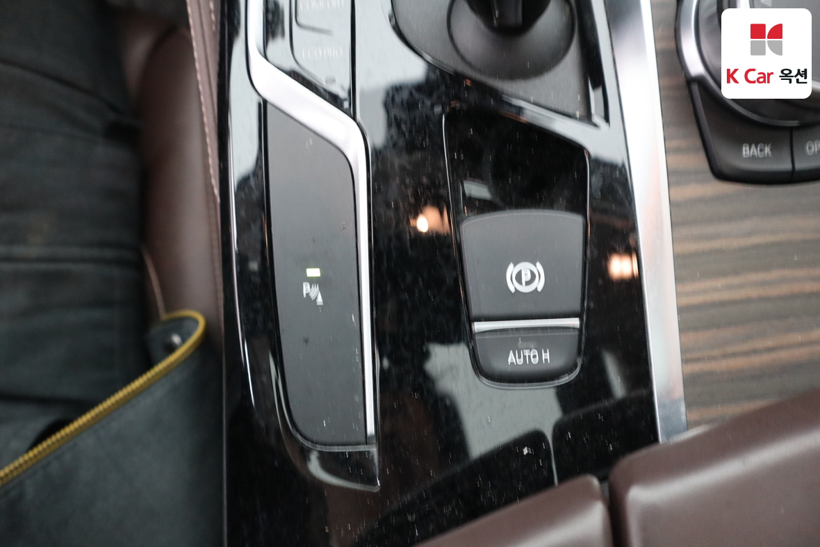 BMW 5 Series - 18