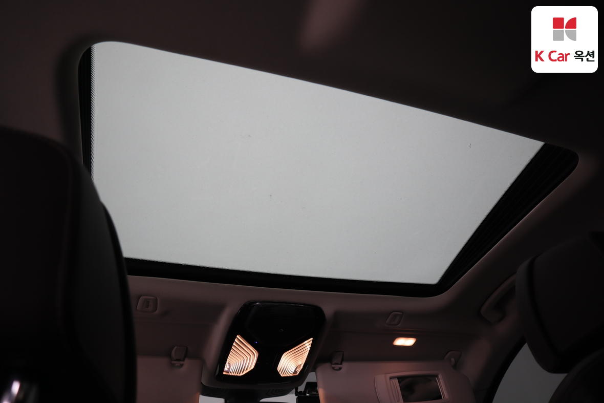 BMW 5 Series - 27