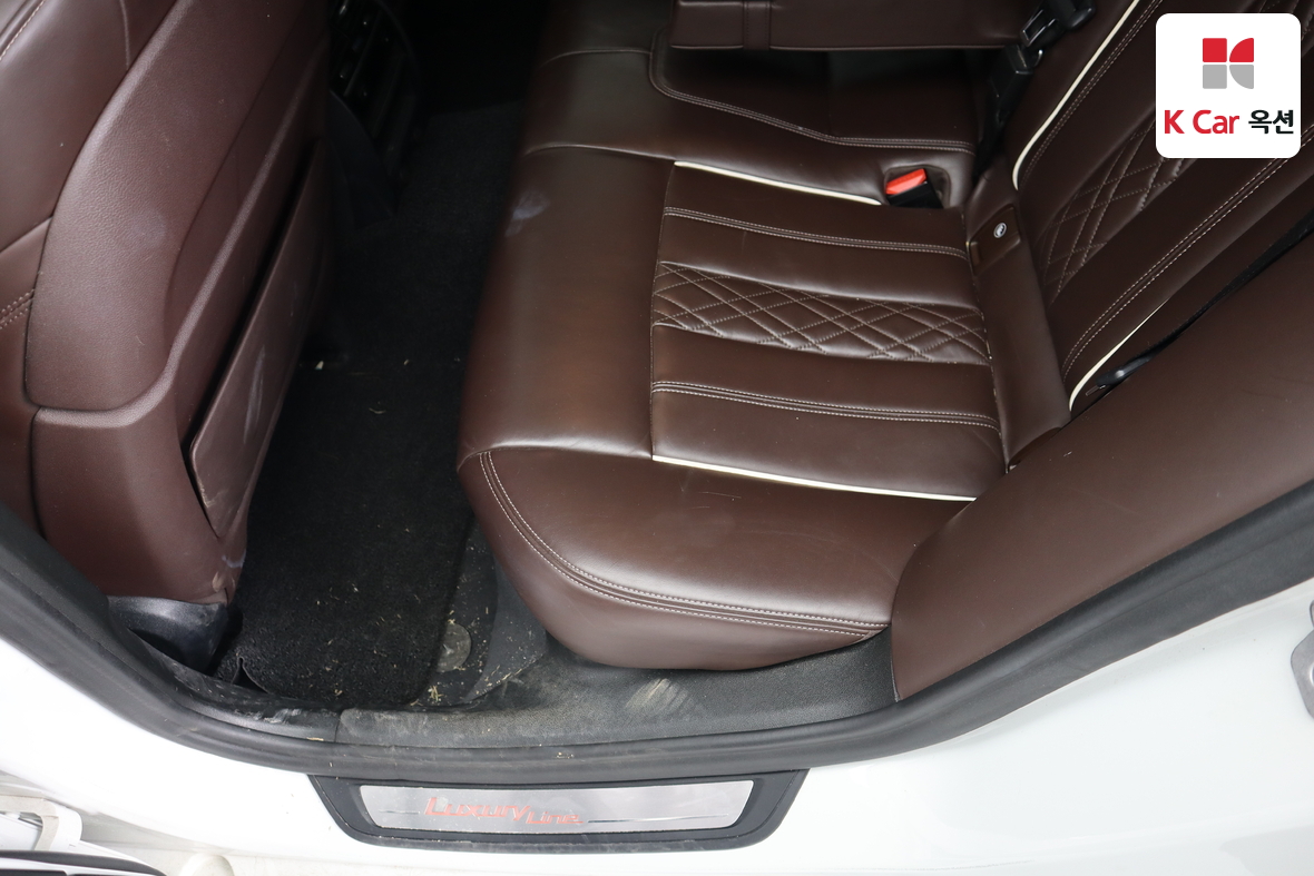BMW 5 Series - 25