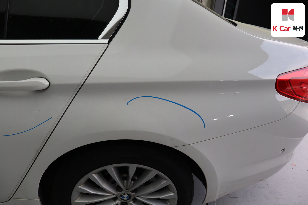 BMW 5 Series - 43