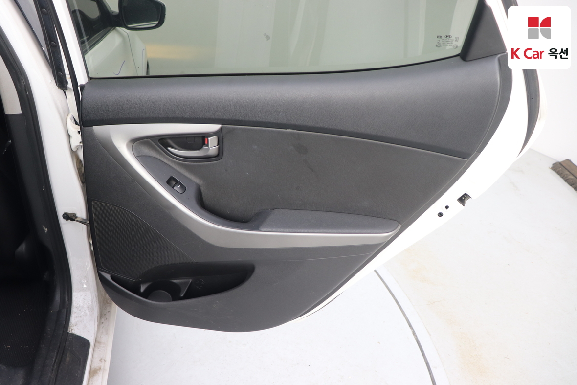 Hyundai Elantra 2015 - Image 24