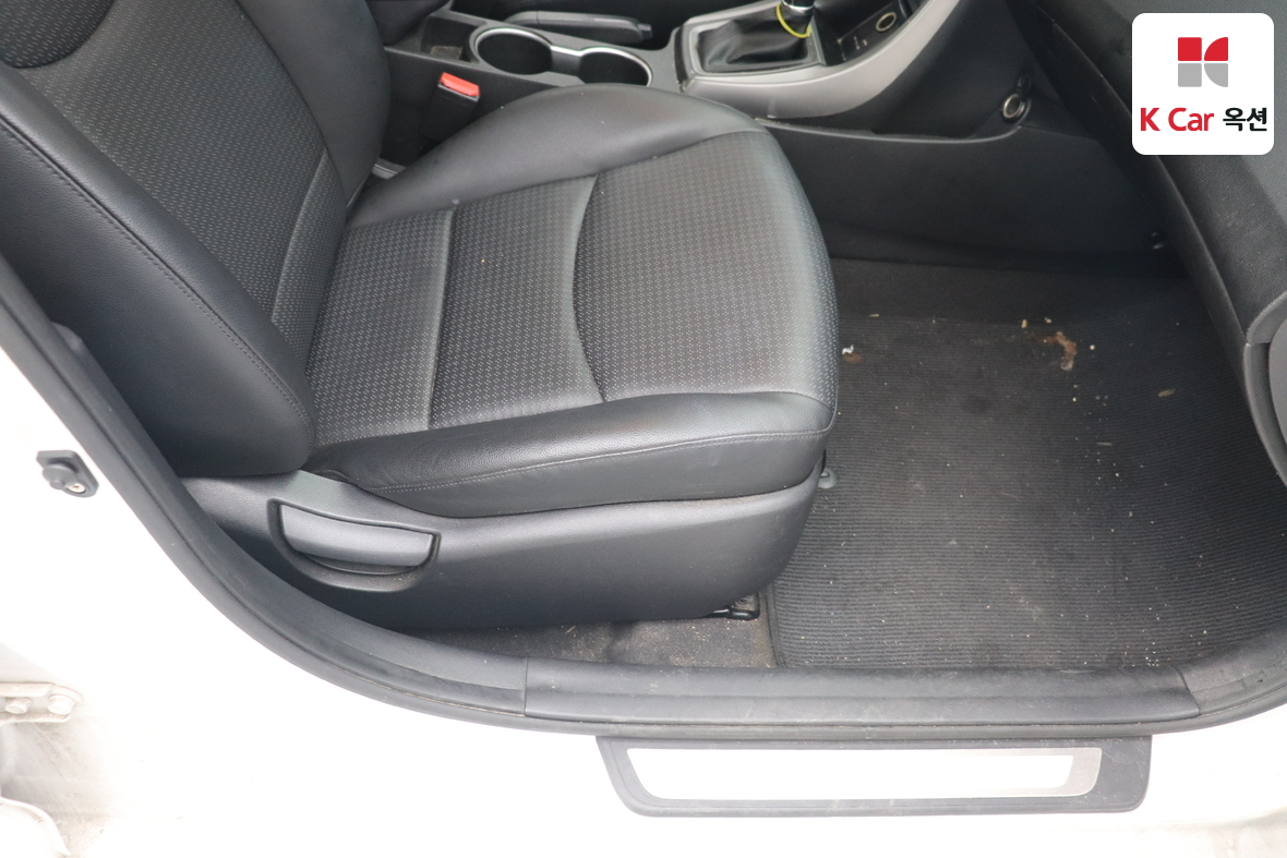 Hyundai Elantra 2015 - Image 27