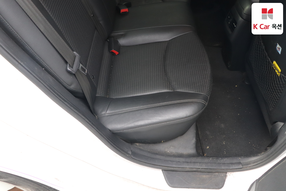 Hyundai Elantra 2015 - Image 25