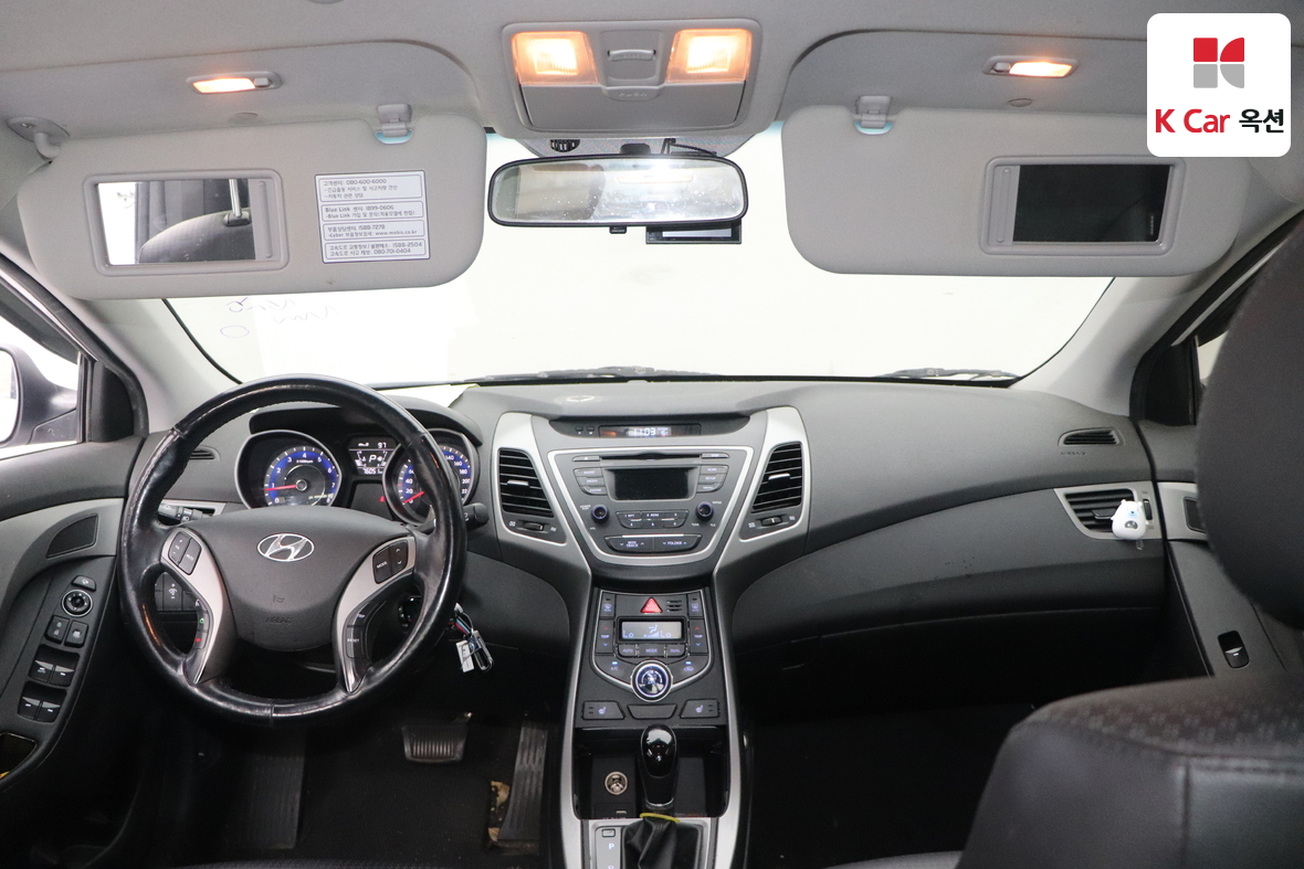 Hyundai Elantra 2015 - Image 3