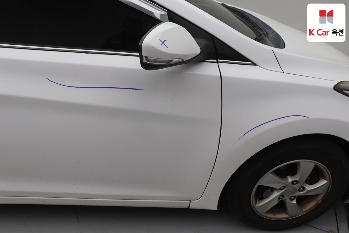 Hyundai Elantra 2015 - Image 40