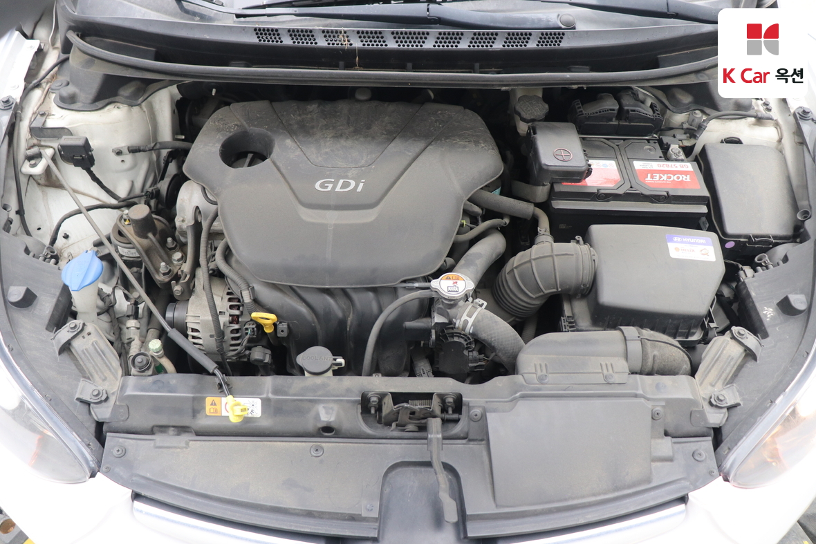 Hyundai Elantra 2015 - Image 30