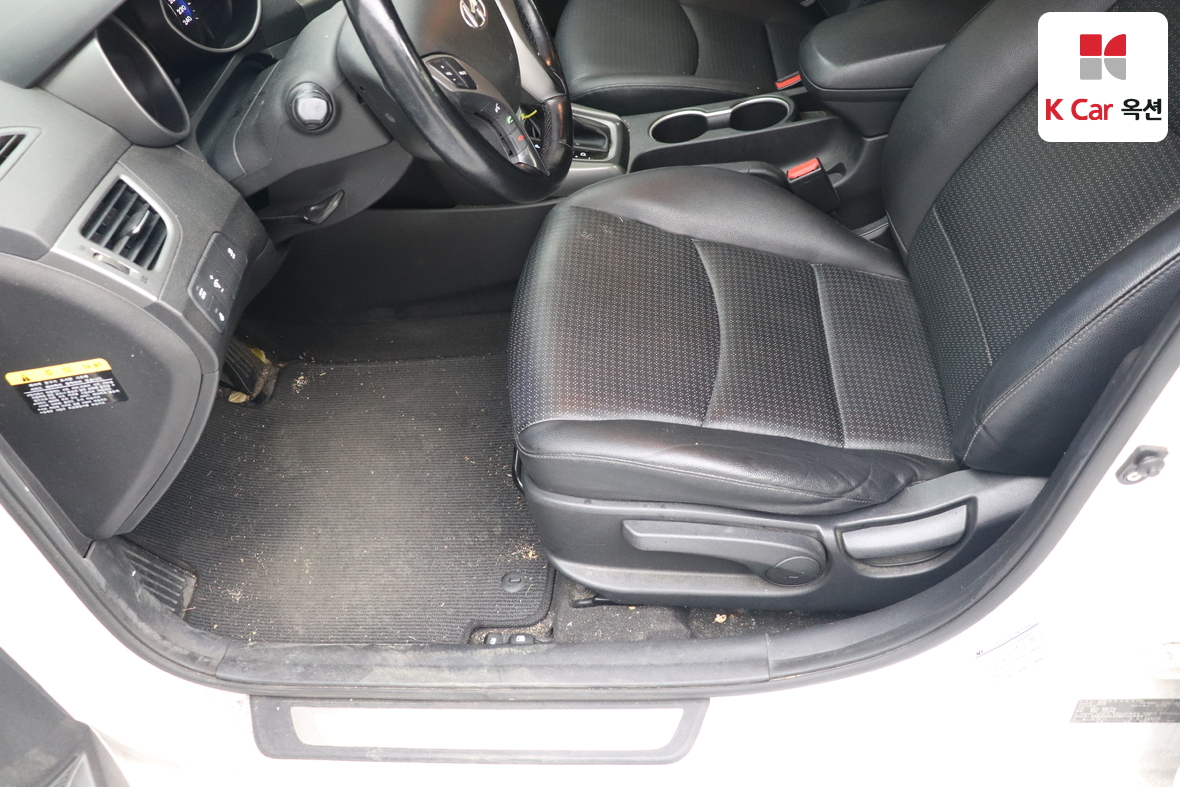 Hyundai Elantra 2015 - Image 18