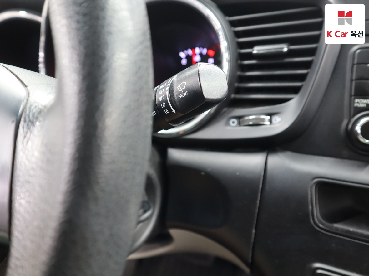 Kia K5 2012 - Image 11