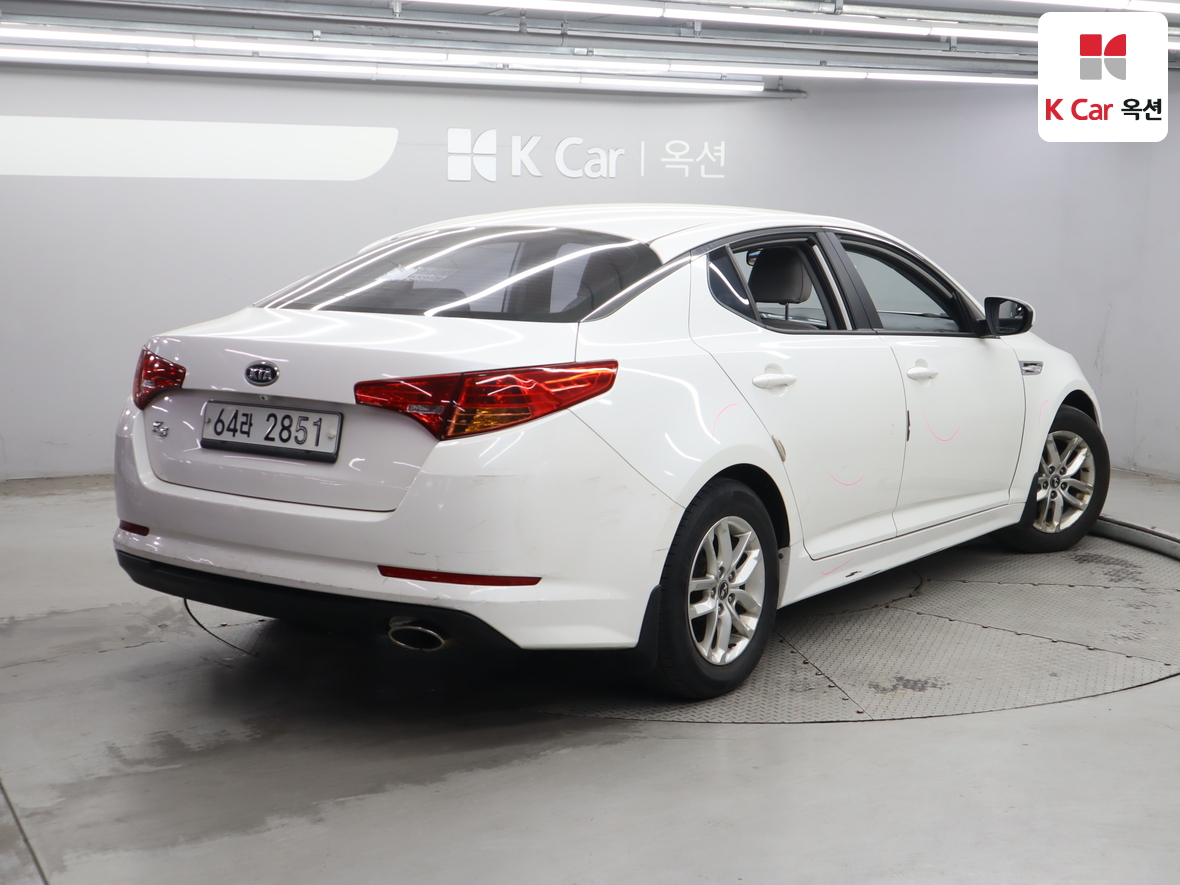 Kia K5 2012 - Image 2