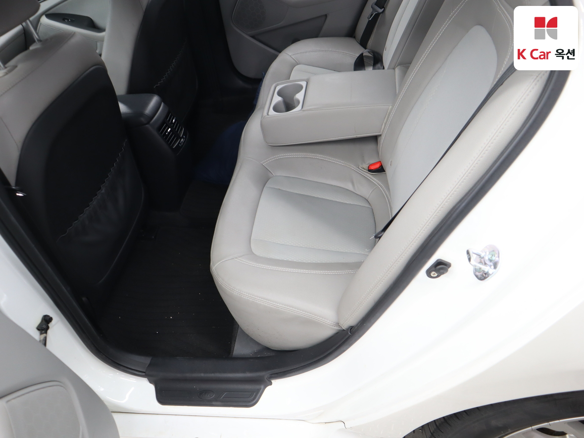 Kia K5 2012 - Image 22