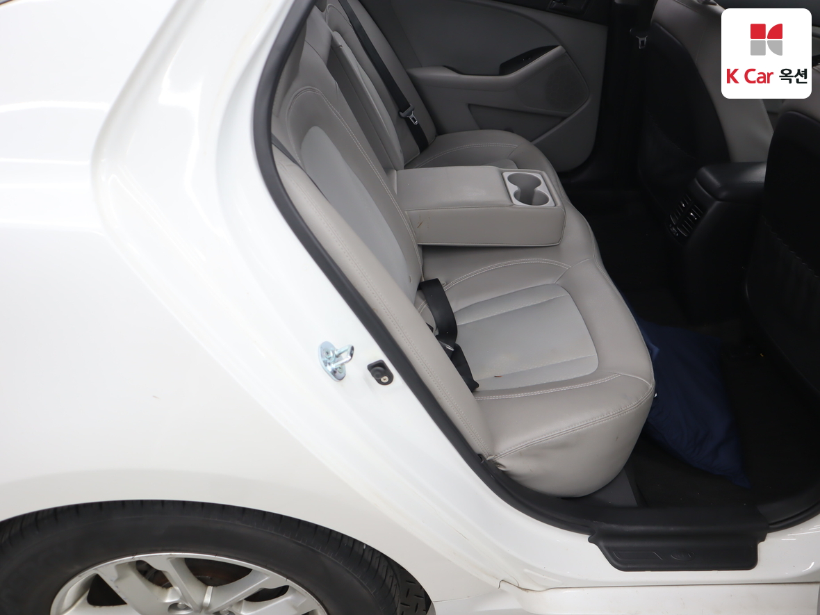 Kia K5 2012 - Image 26