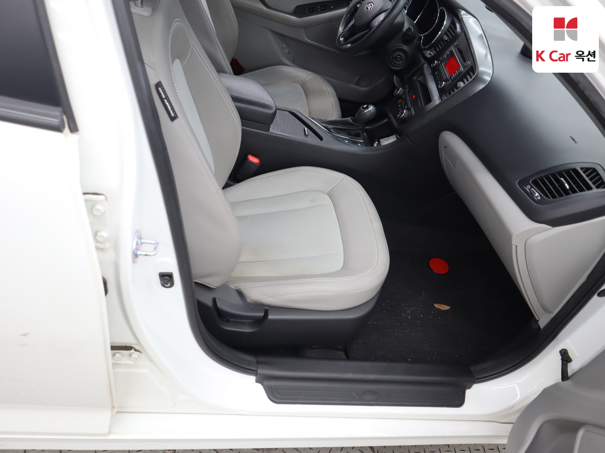 Kia K5 2012 - Image 28