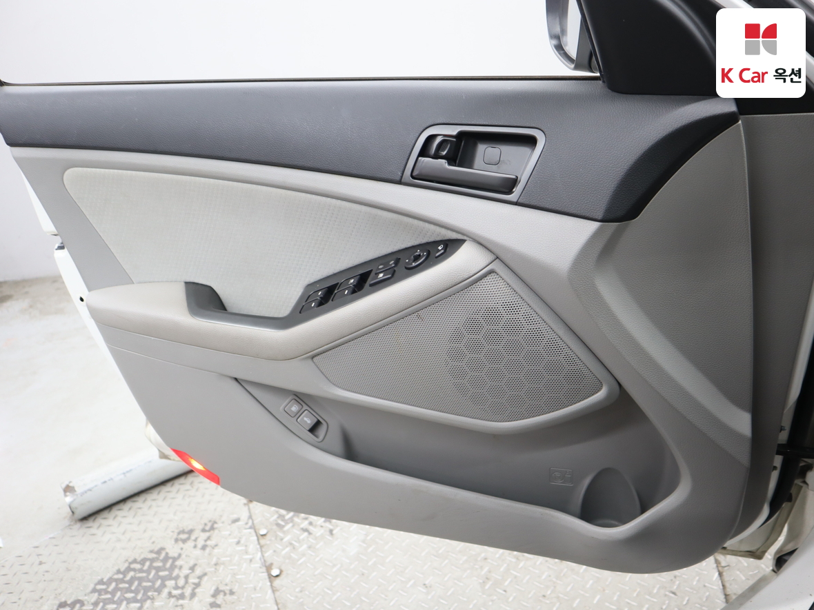 Kia K5 2012 - Image 8