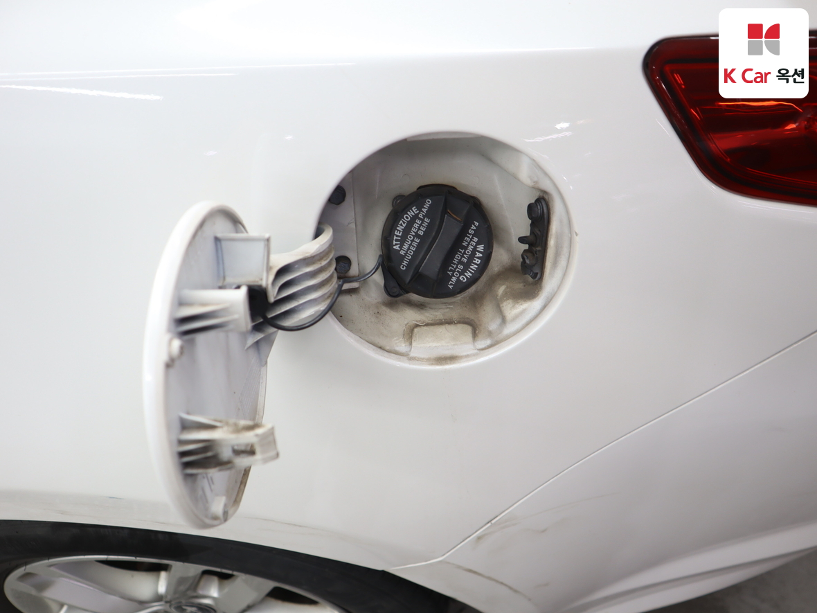 Kia K5 2012 - Image 23