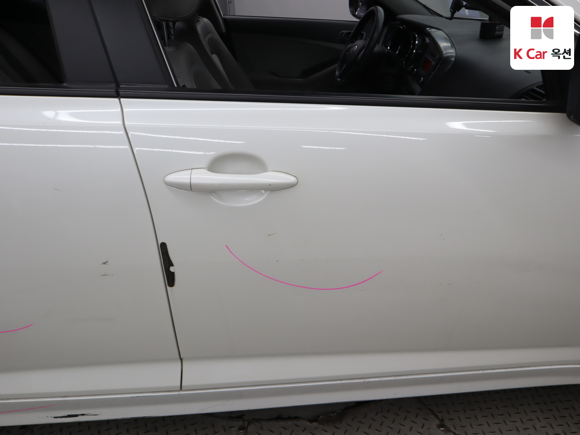 Kia K5 2012 - Image 38