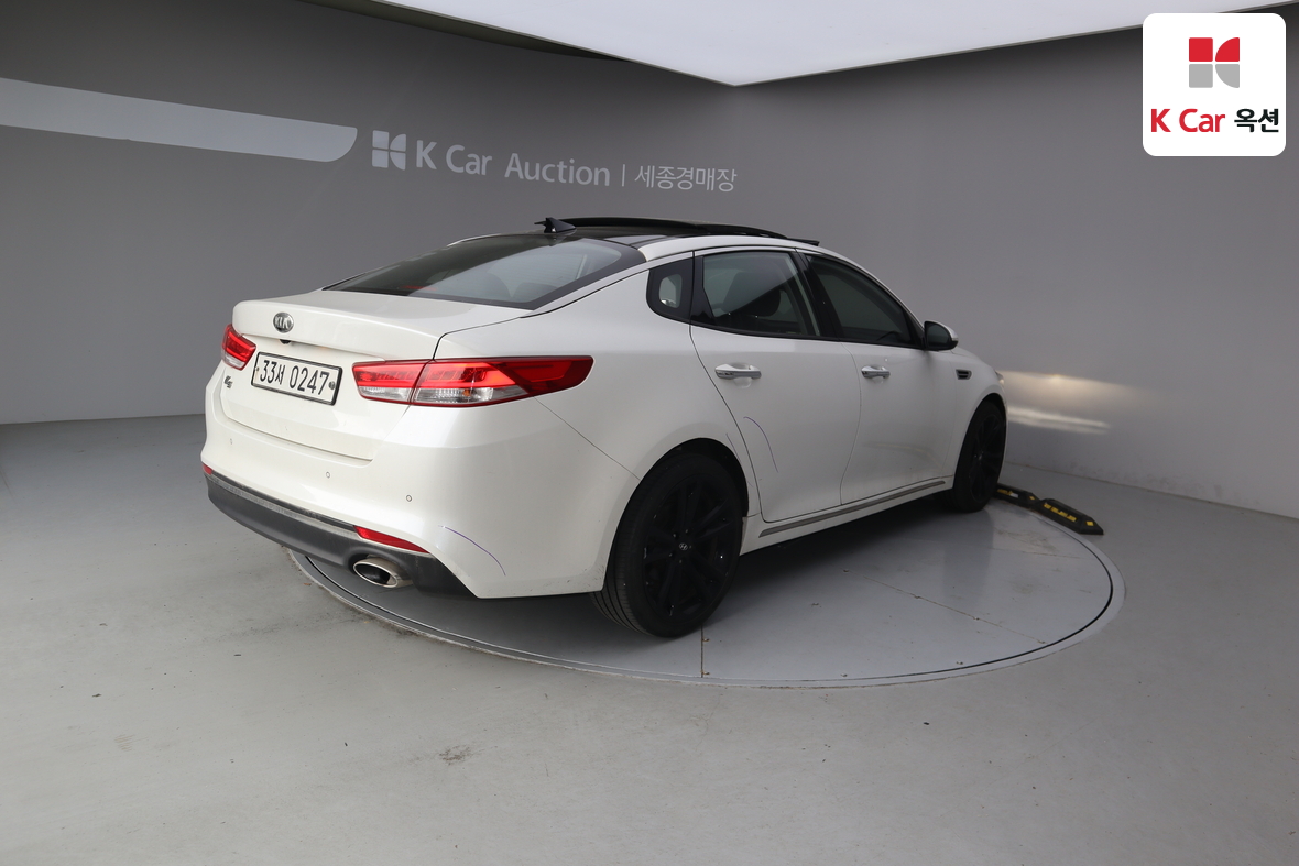 Kia K5 - 2