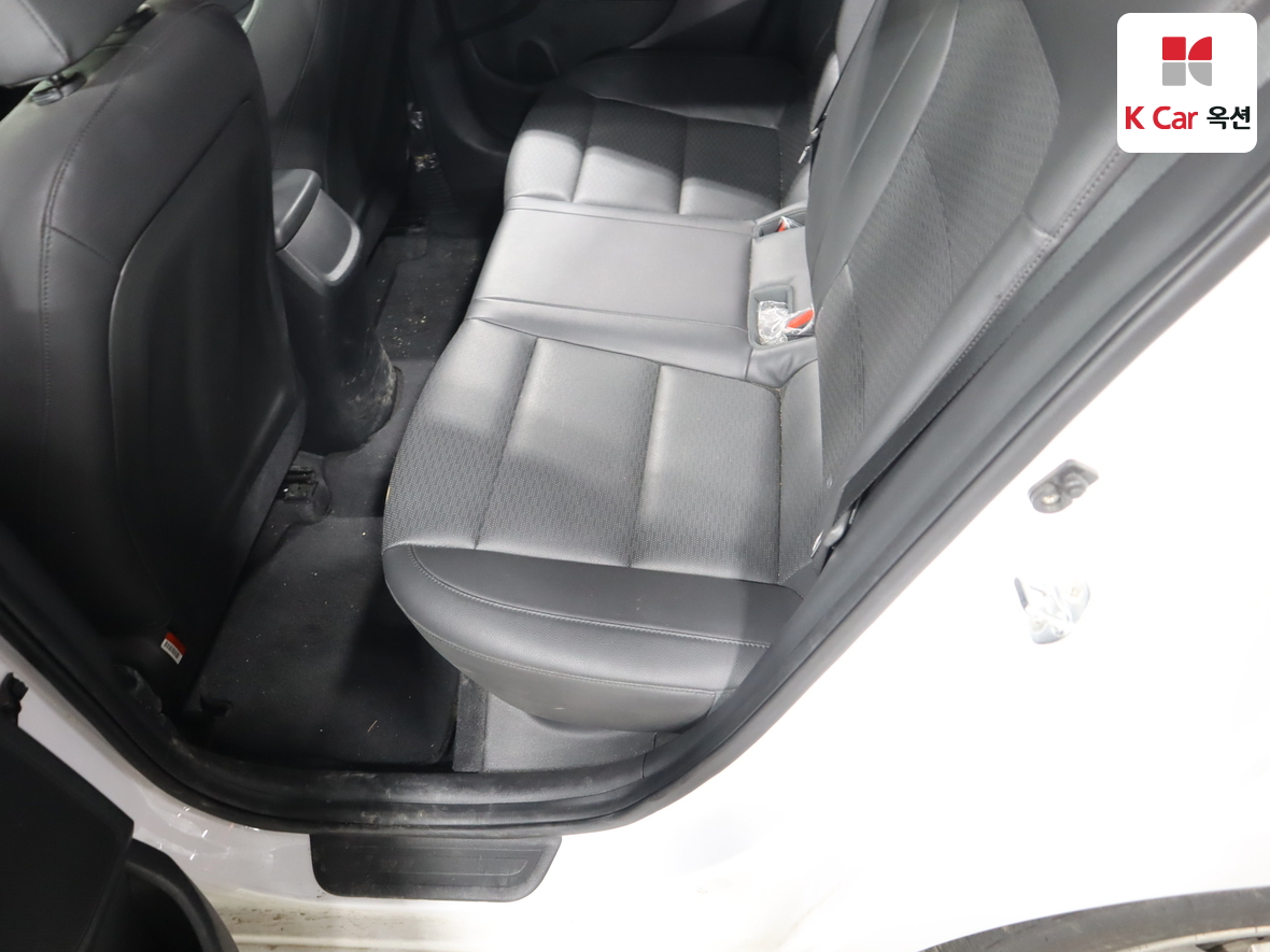 هيونداي إلانترا 2020 - صورة 22