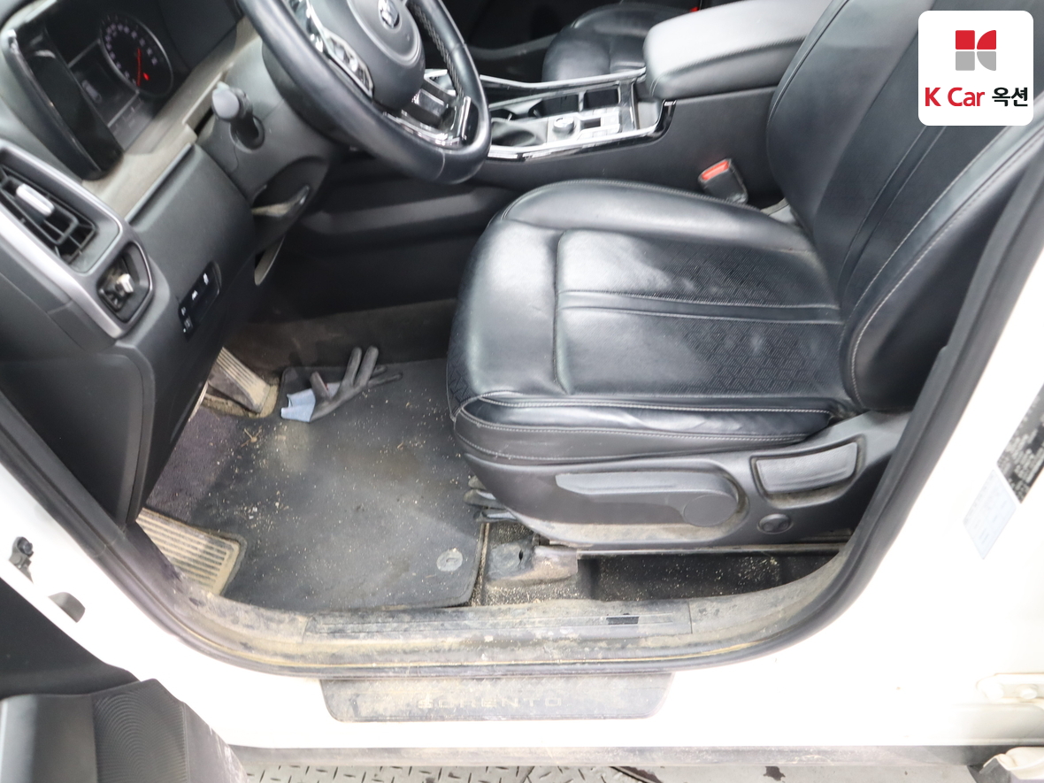 كيا سورينتو 2021 - صورة 18