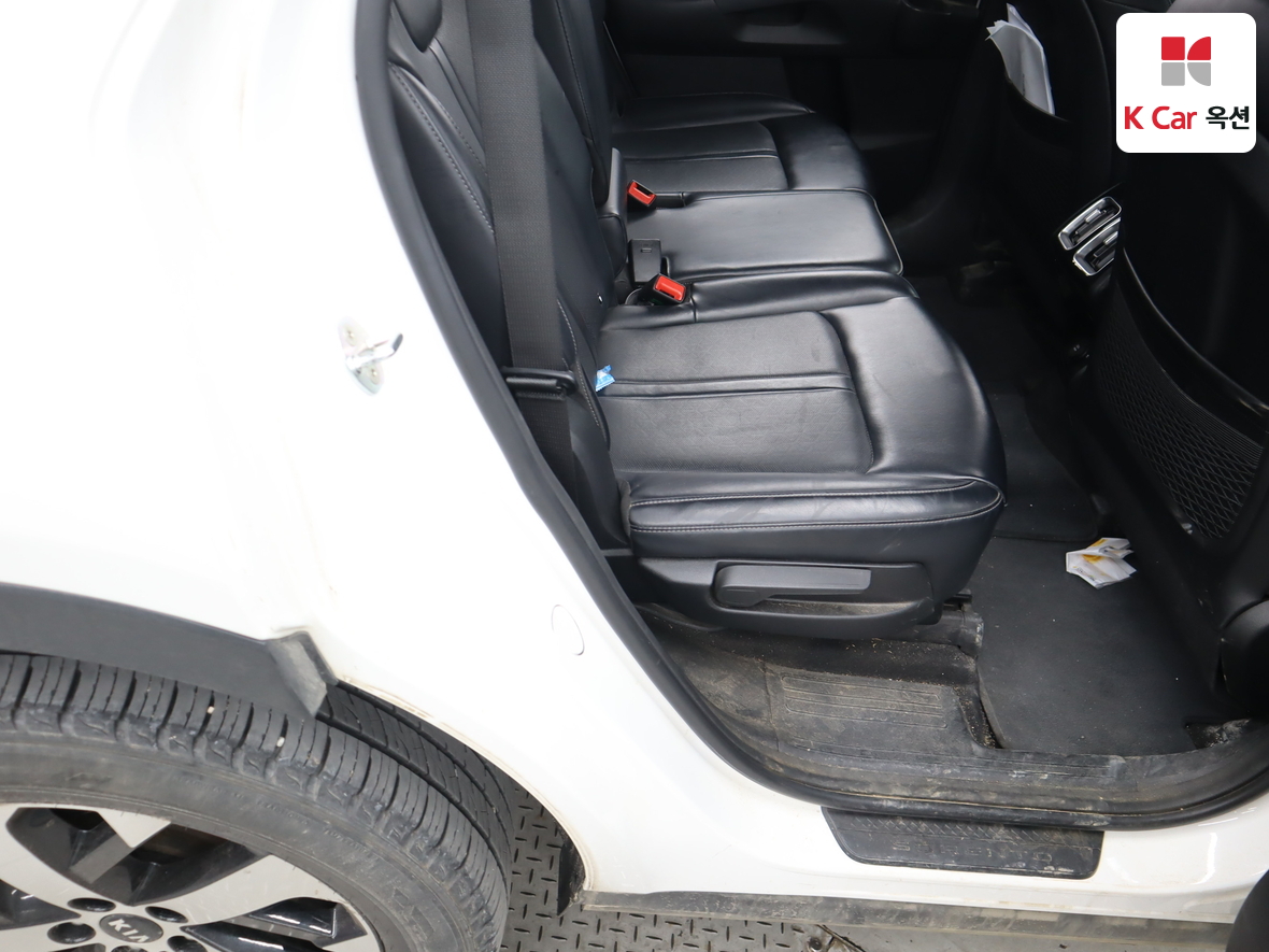 كيا سورينتو 2021 - صورة 27