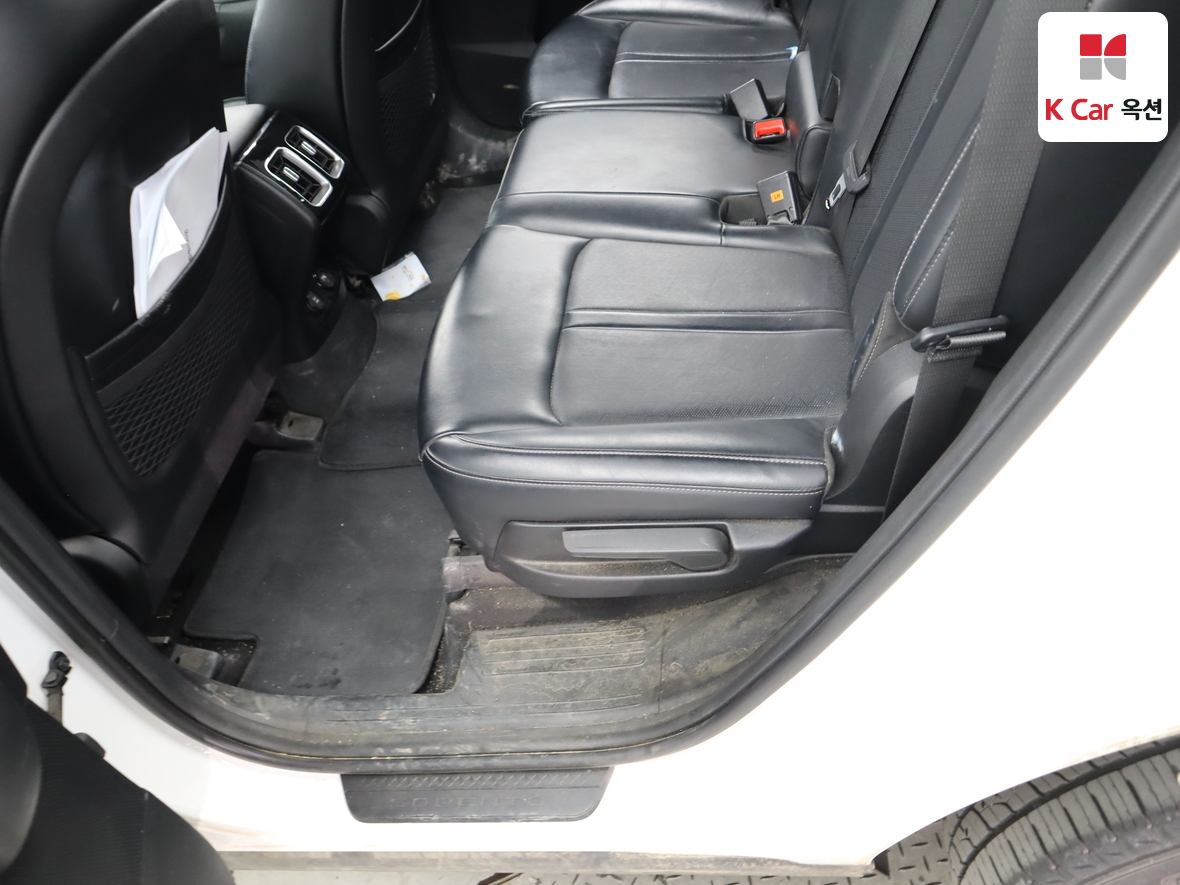 كيا سورينتو 2021 - صورة 22