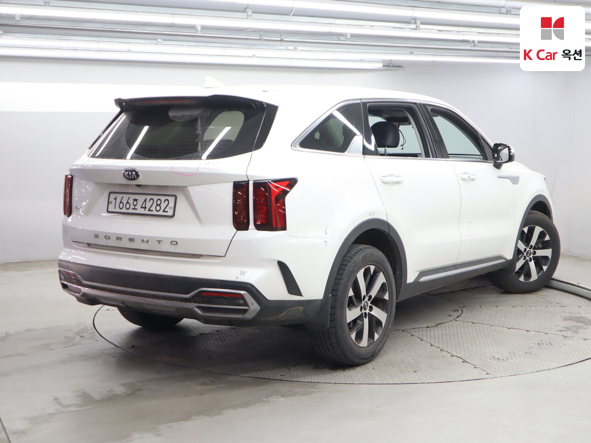 كيا سورينتو 2021 - صورة 2