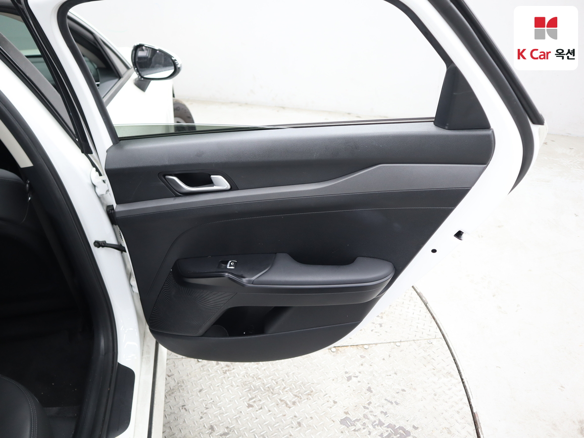 كيا K5 2023 - صورة 26