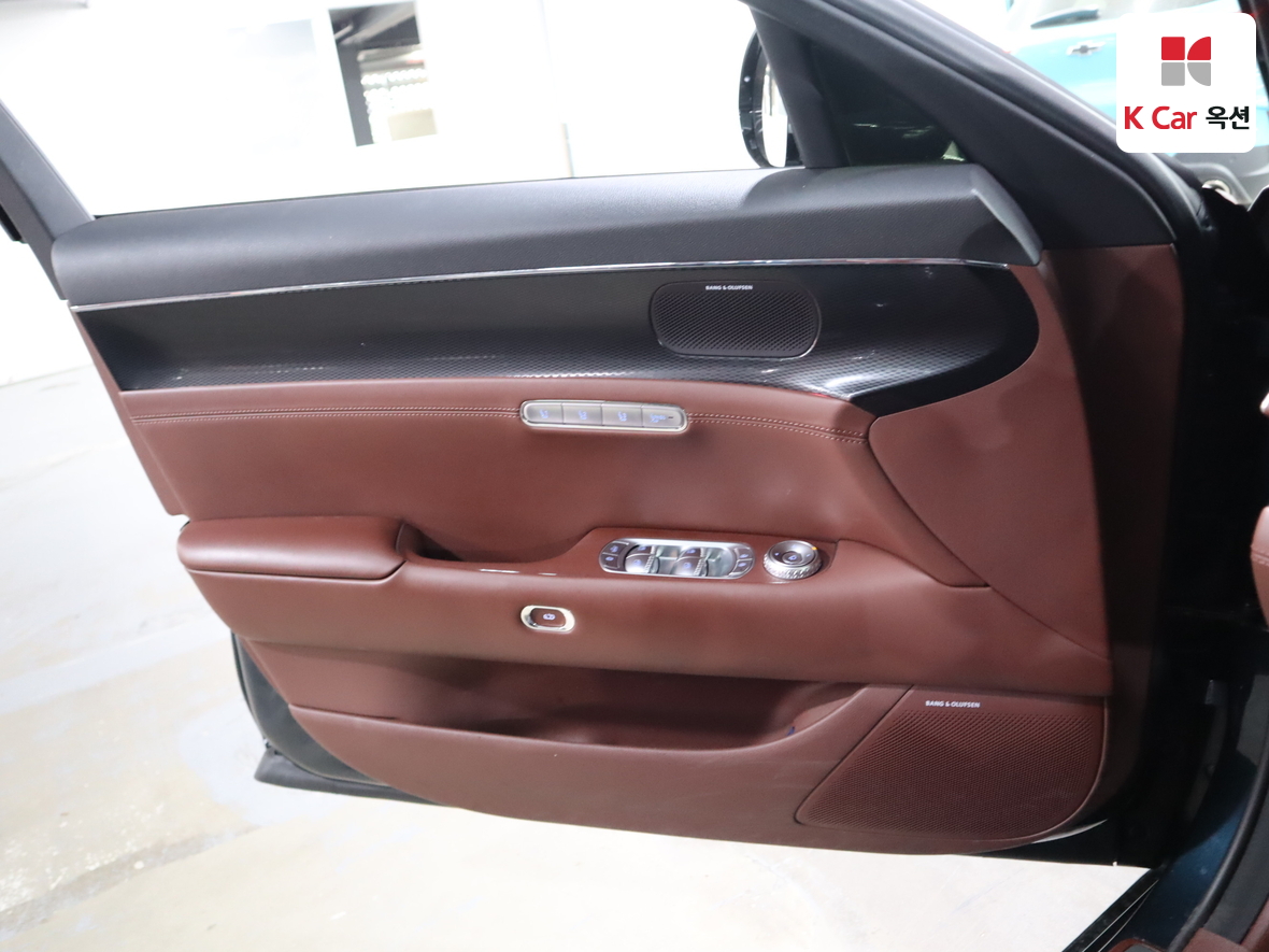 جينيسيس G90 2023 - صورة 8