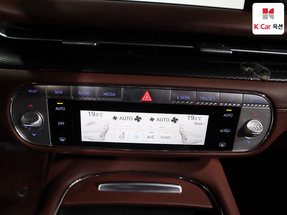 جينيسيس G90 2023 - صورة 15